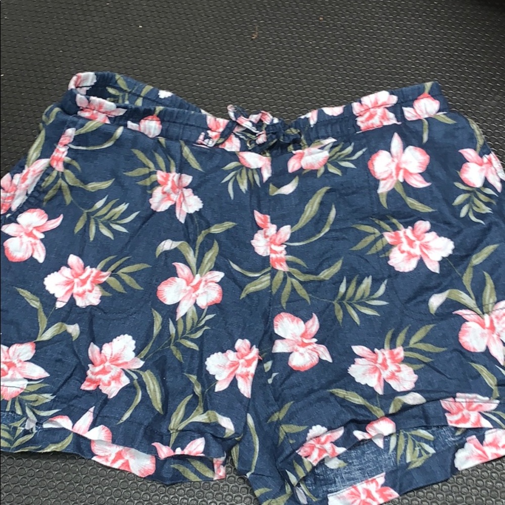 Comfortable tropical shorts